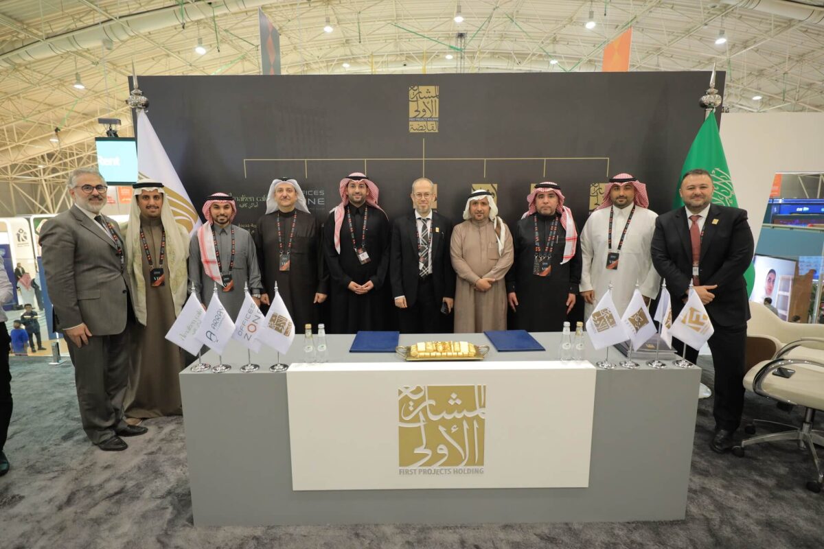 توقيع اتفاقية بين المشاريع الأولى القابضة والبنك العربي الوطني في فعالية ريستاتكس ٢٠٢٥
