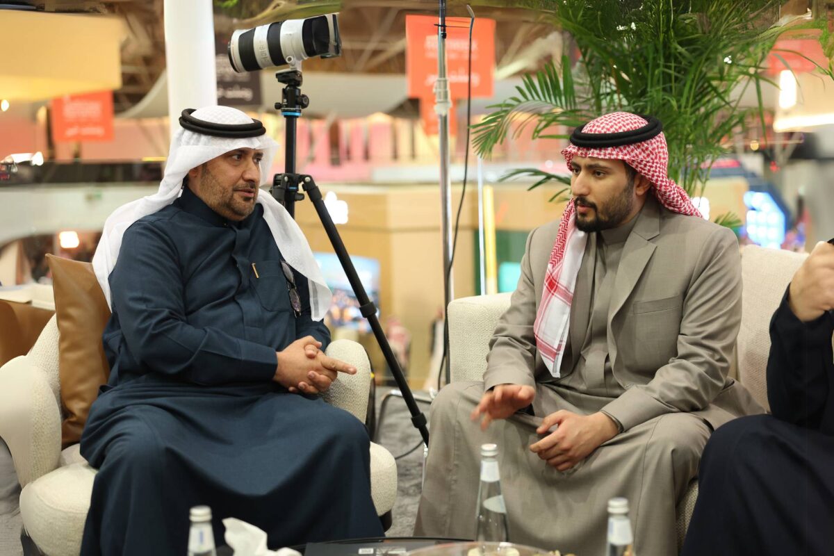 زيارة صاحب السمو الأمير فهد آل سعود لجناح المشاريع الأولى القابضة في ريستاتكس 2025