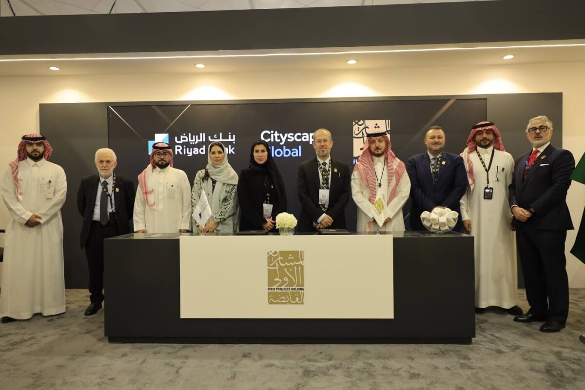 اتفاقية مبيعات وتسويق وترويج بين شركة المشاريع الأولى وبنك الرياض